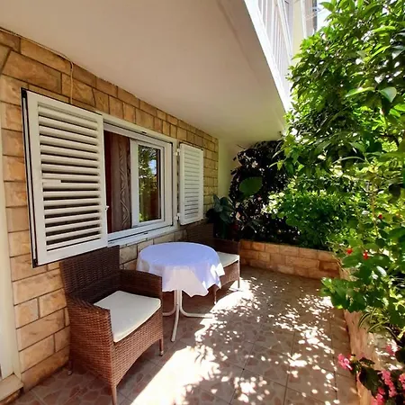 Guest house And Jasna Hvar Town