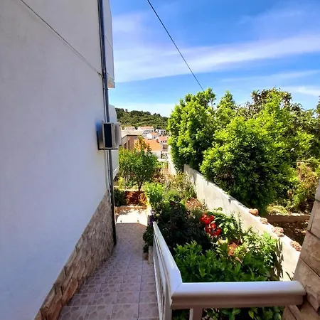 Guest house And Jasna Hvar Town