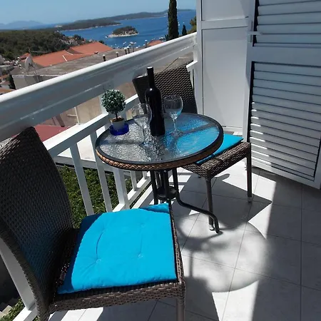 Guest house And Jasna Hvar Town